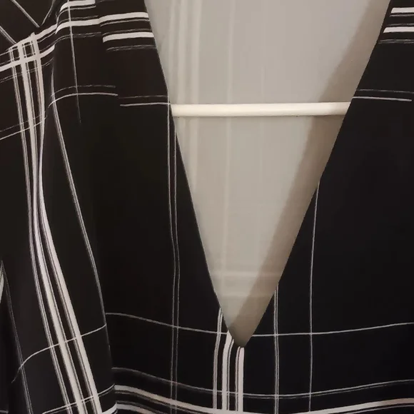 Moodo Womans Tie At Waist dress, M, Black/white, P2P 17.5, L 30", NWT - Picture 3 of 8